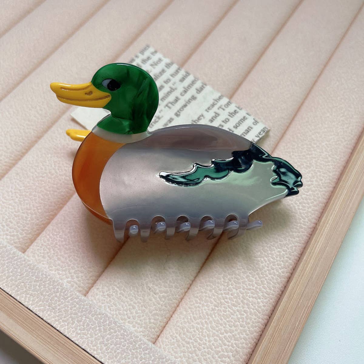 ANIMAL COLORFUL PARROT BIRD HAIR CLIP_CWAHA1336