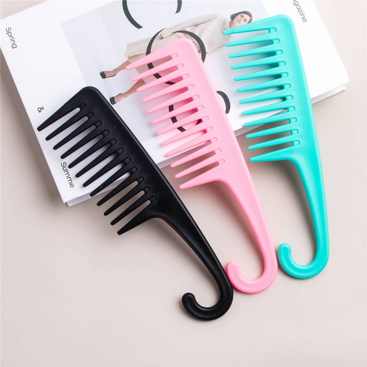NEW WIDE-TOOTH CURVED HOOK COMB_CWMM0910