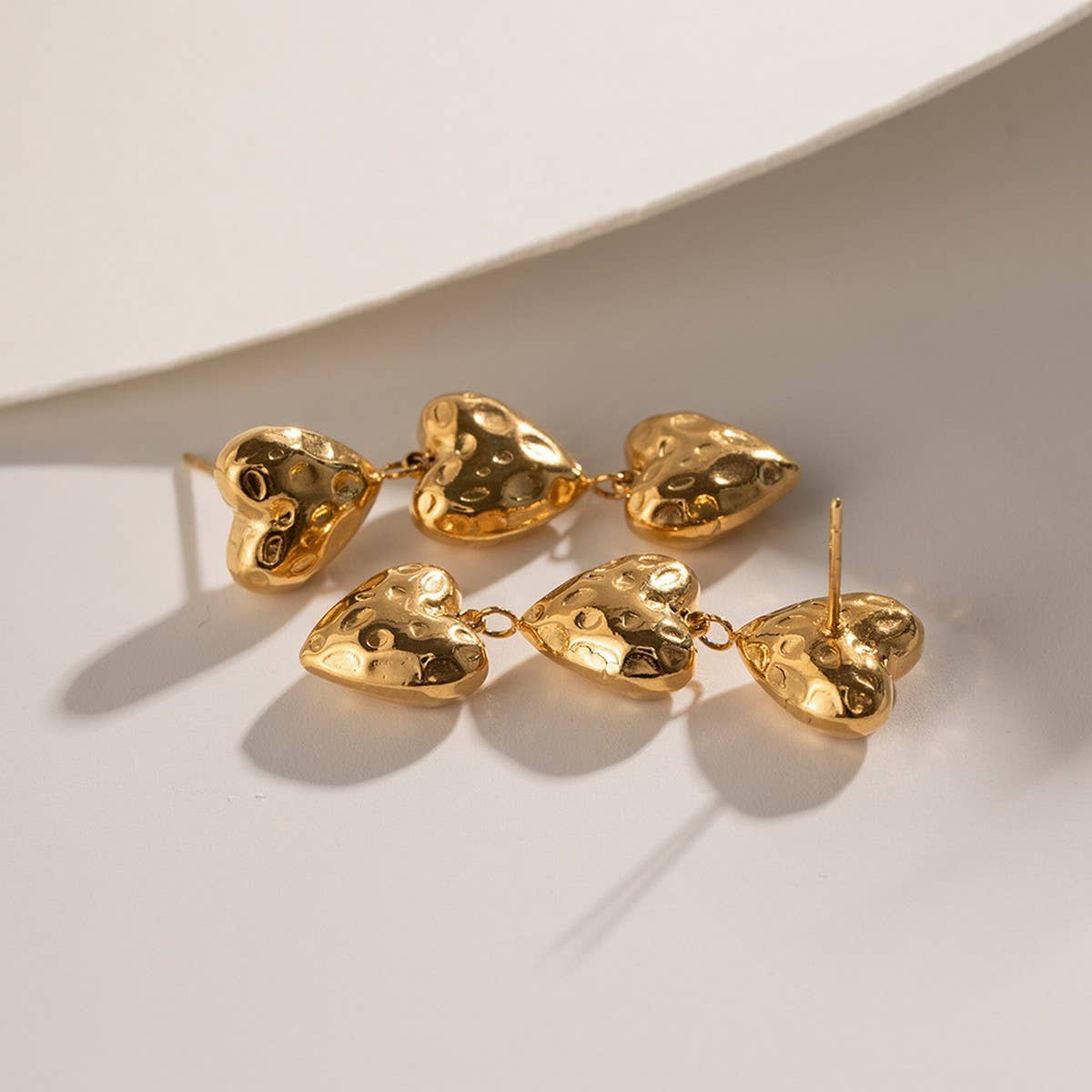 RETRO COURT BAROQUE LOVE LIGHT LUXURY EARRINGS_CWASC1643