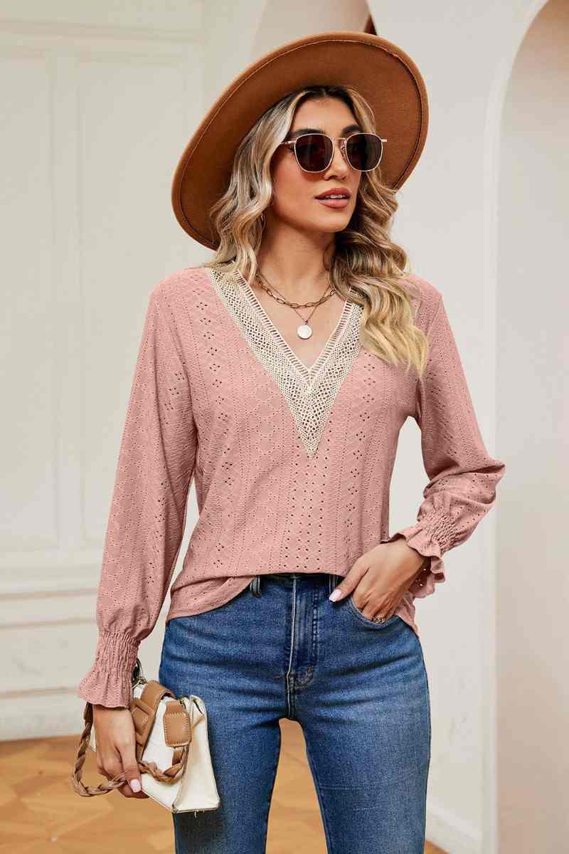 CWTBLL2837_V-NECK LACE PATCHWORK LONG-SLEEVED TOP