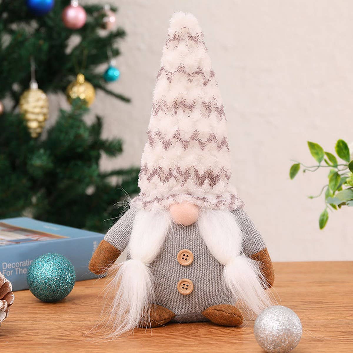 CWMM1740_Christmas Faceless Gnome Forest Old Man Adornment
