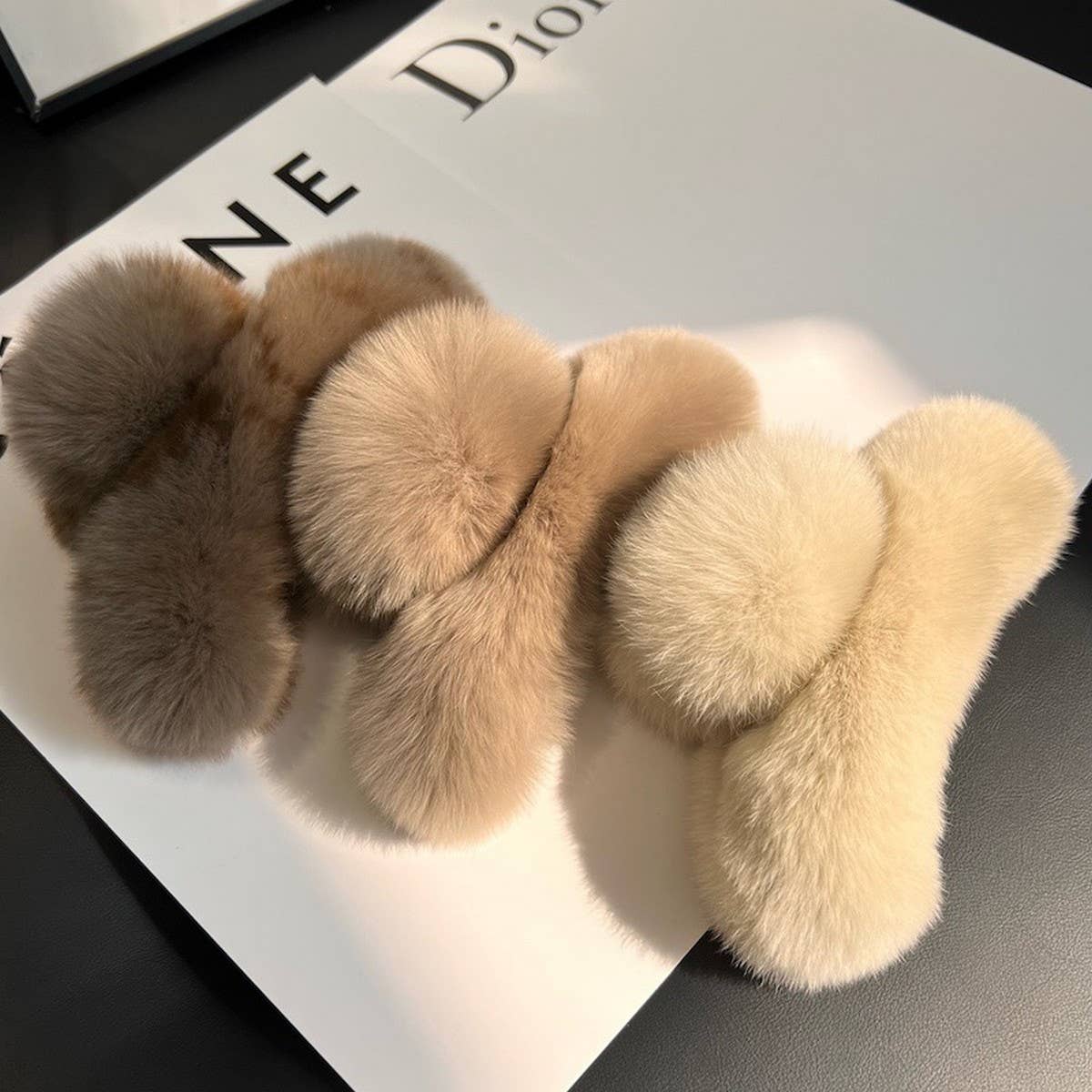 Large Real Rex Rabbit Fur Hair Claw - Cute & Cozy_CWAHA3302
