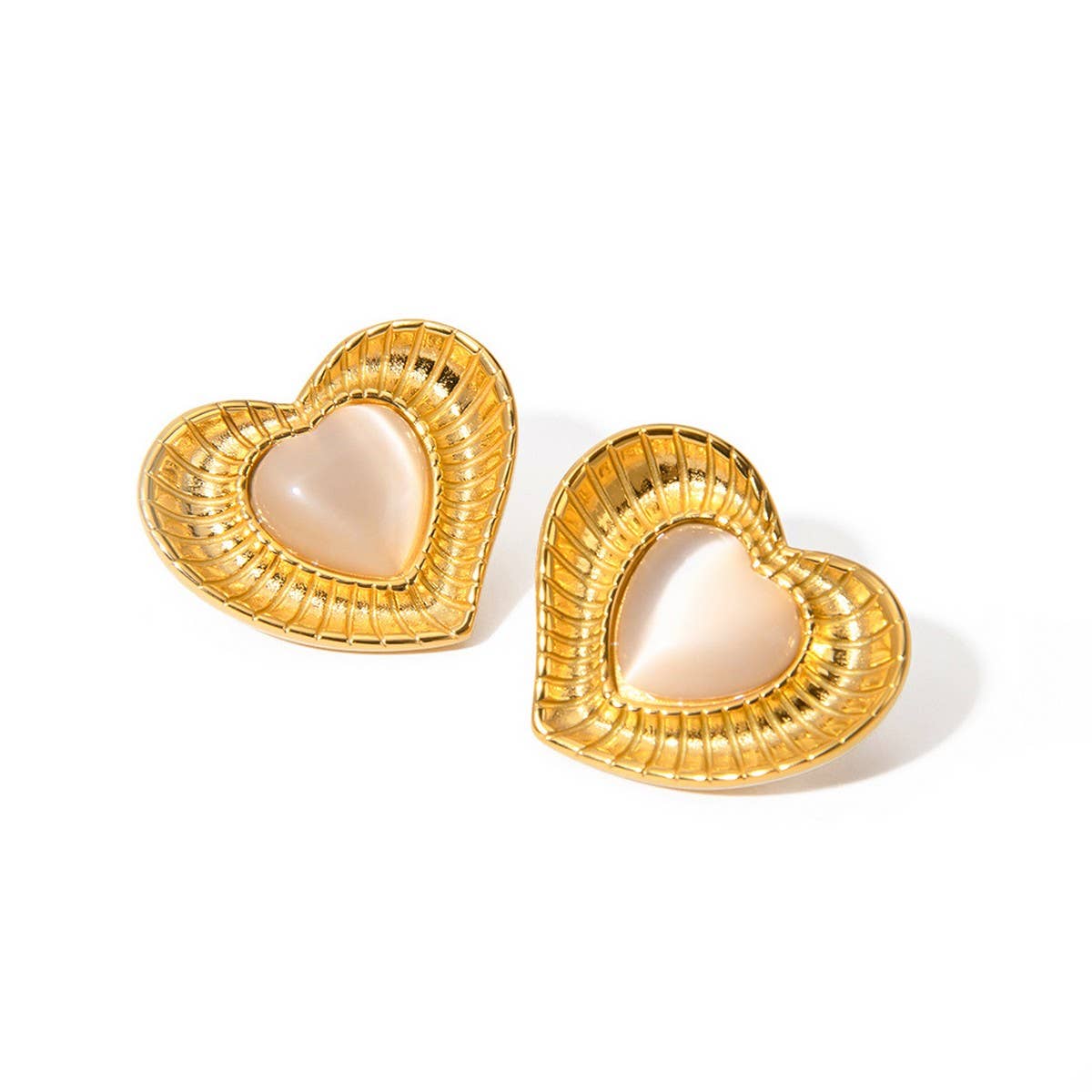 SIMPLE HEART RADIAL WHITE CAT'S EYE EARRINGS_CWAJE1802