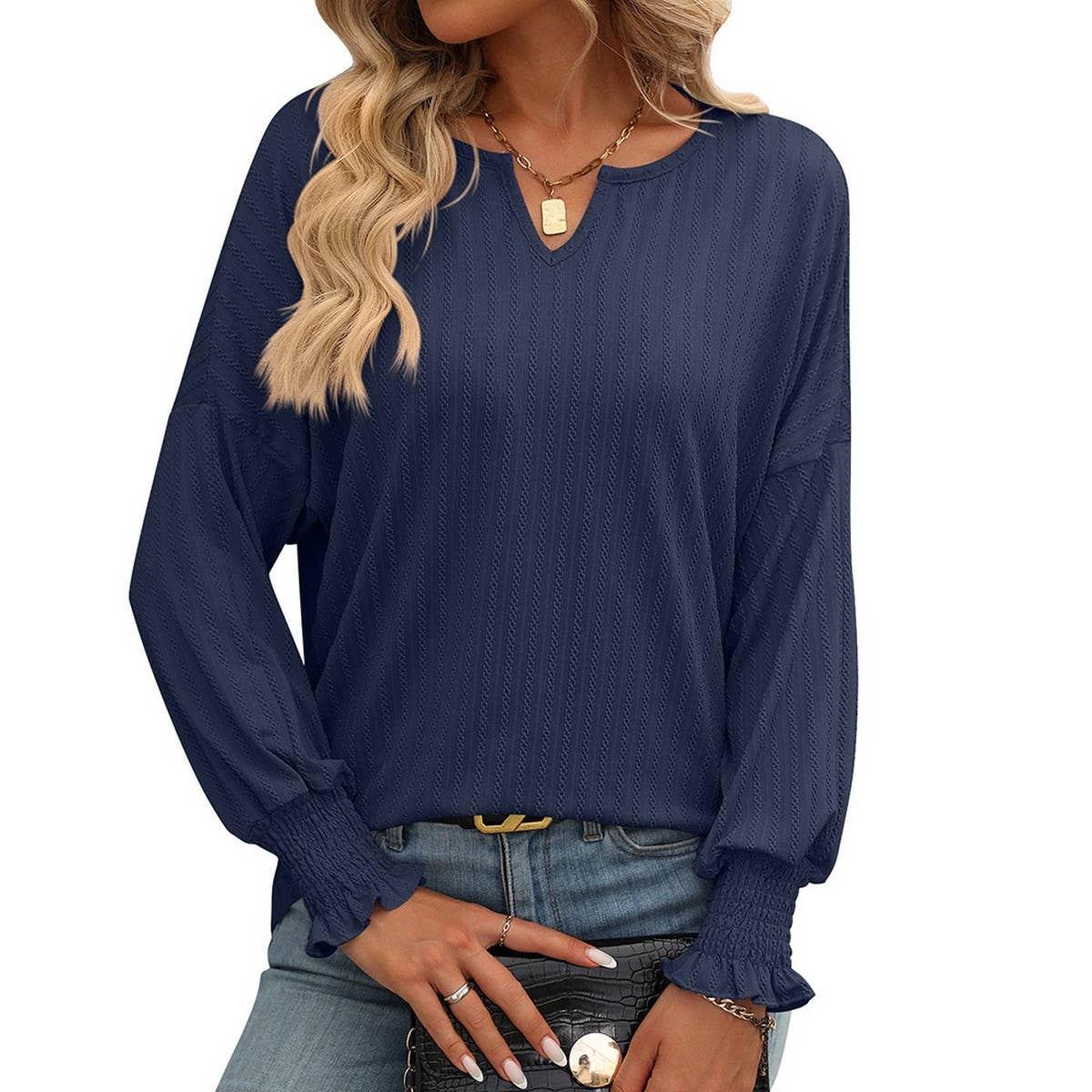 Baggy V-neck bat-sleeve T-shirt with top