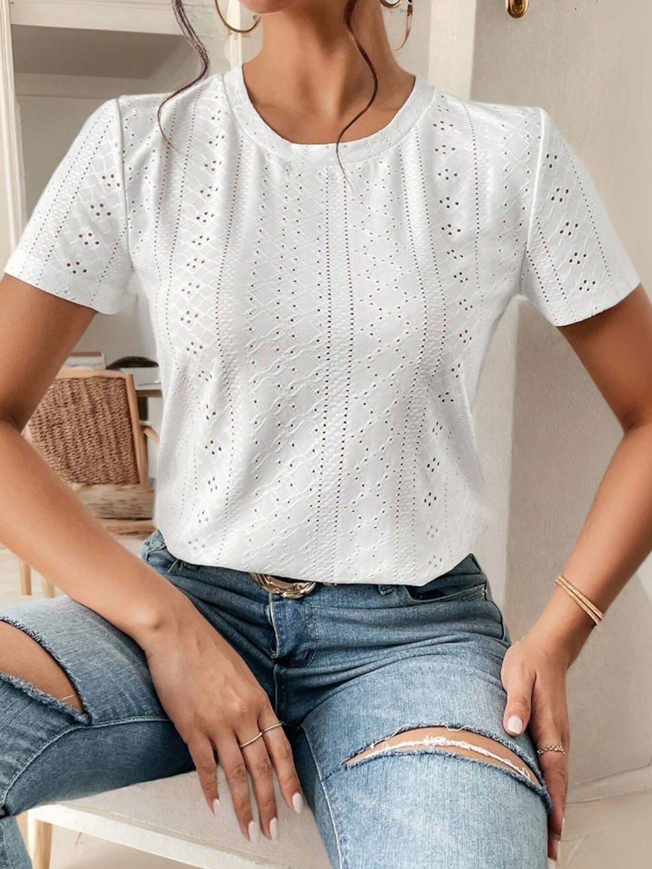 Elegant Slim Fit Short Sleeve Minimalist T-Shirt