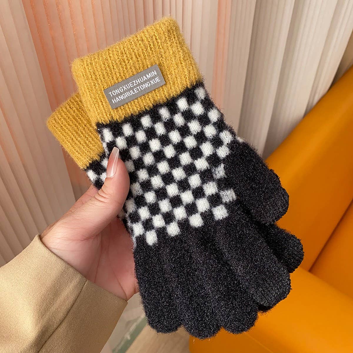 Fashion Plaid Gloves ??Thick Warm Touchscreen_CWAG0187