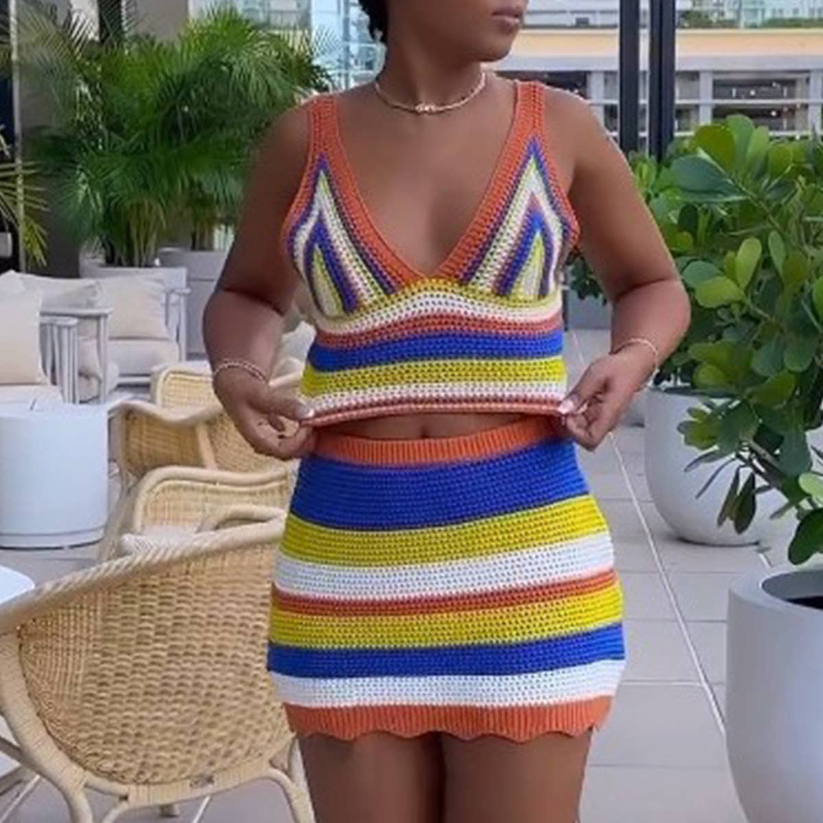 COLOR CONTRAST HALTER WRAP HIP SKIRT KNIT SUIT_CWSTB0492