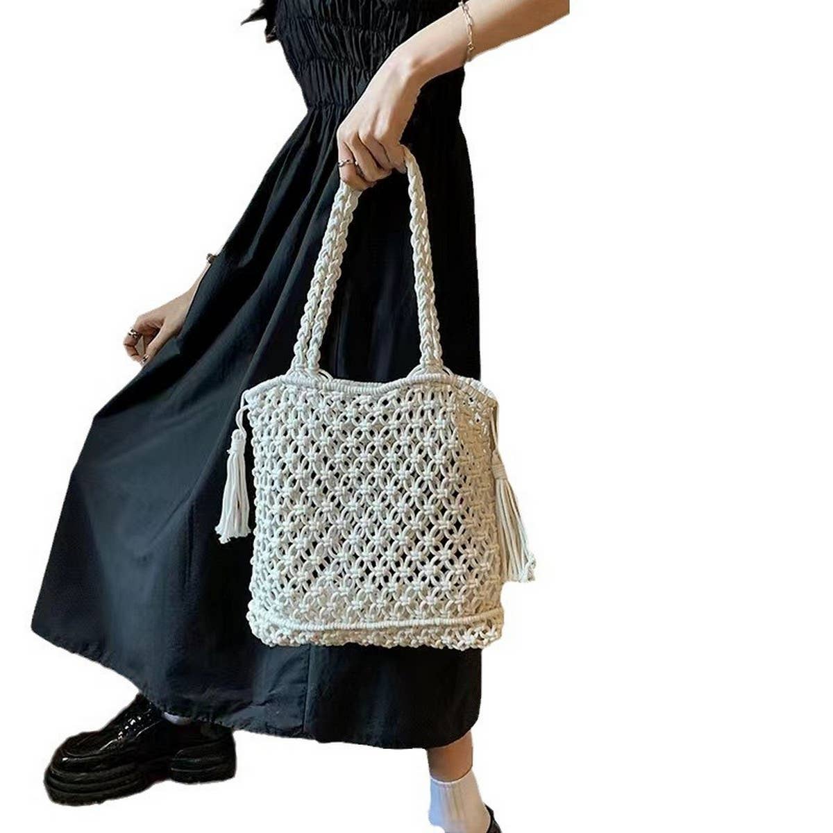 NEW STYLE HOLLOW SHOULDER TASSEL BEACH STRAW BAG_CWAB1862