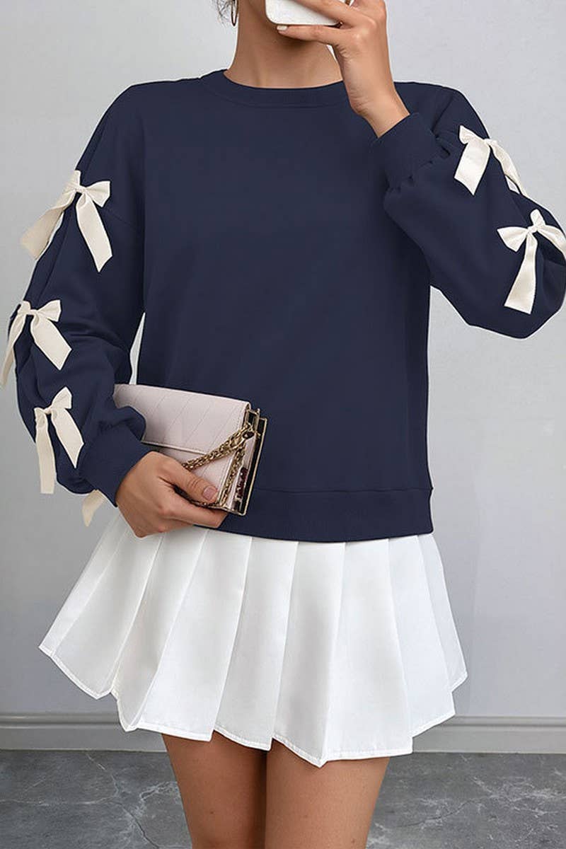 CWTBLL4035_RED BOW CREWNECK CHRISTMAS SWEATSHIRT