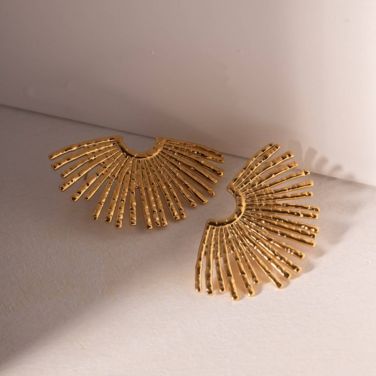 FASHIONABLE AND STYLISH HALF SUNFLOWER EARRINGS_CWASC1660