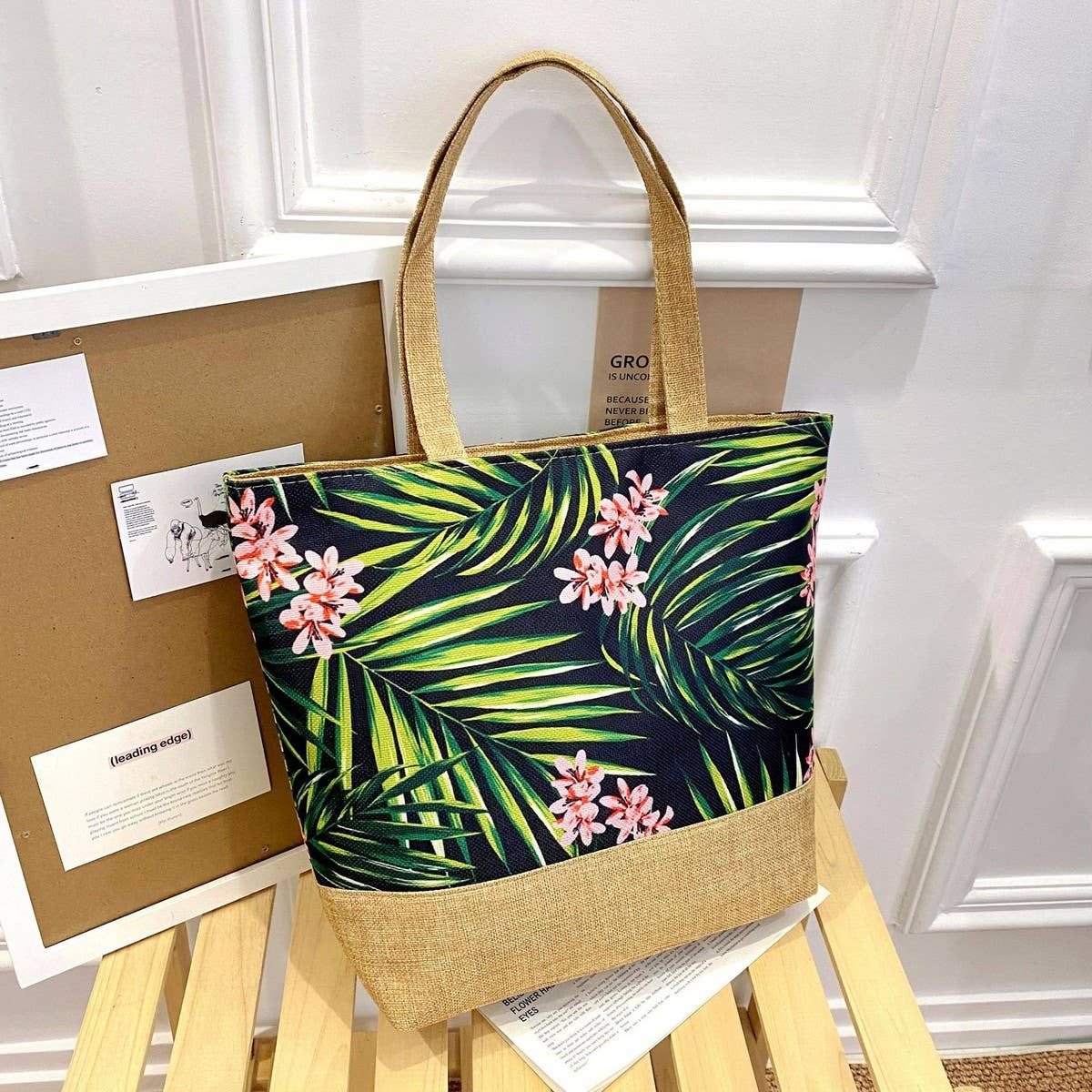 FASHIONABLE AND MINIMALIST CANVAS TOTE BAG_CWAB1671