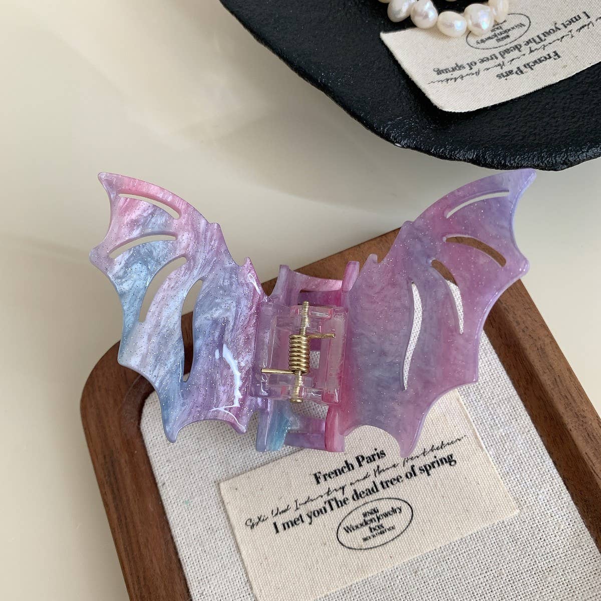 CWAHA07706_HALLOWEEN BAT WING CLAW HAIR CLIP