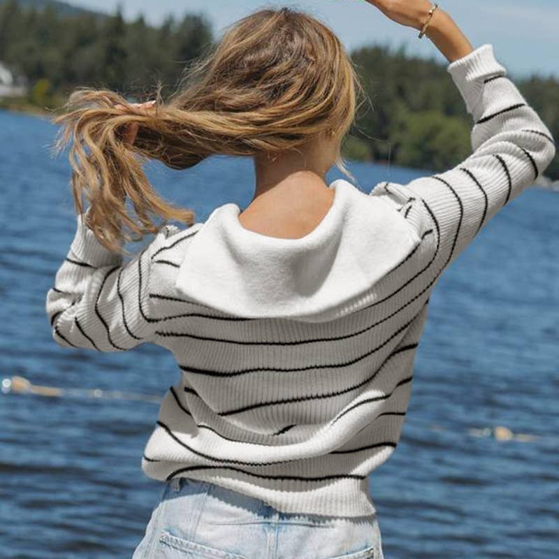 BLACK AND WHITE STRIPED ZIP-UP LAPEL SWEATER