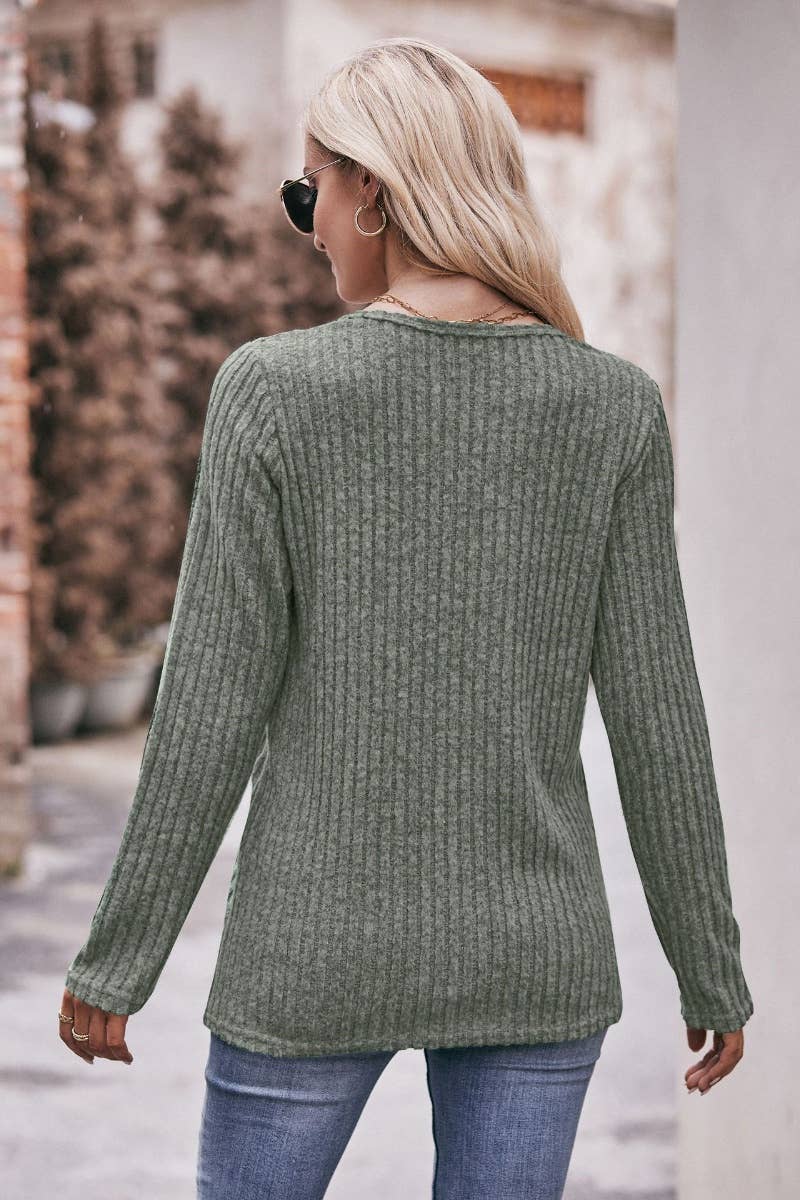 CWOSWL6468_CREW-NECK LONG-SLEEVED SWEATER WITH SPLIT BUTTONS