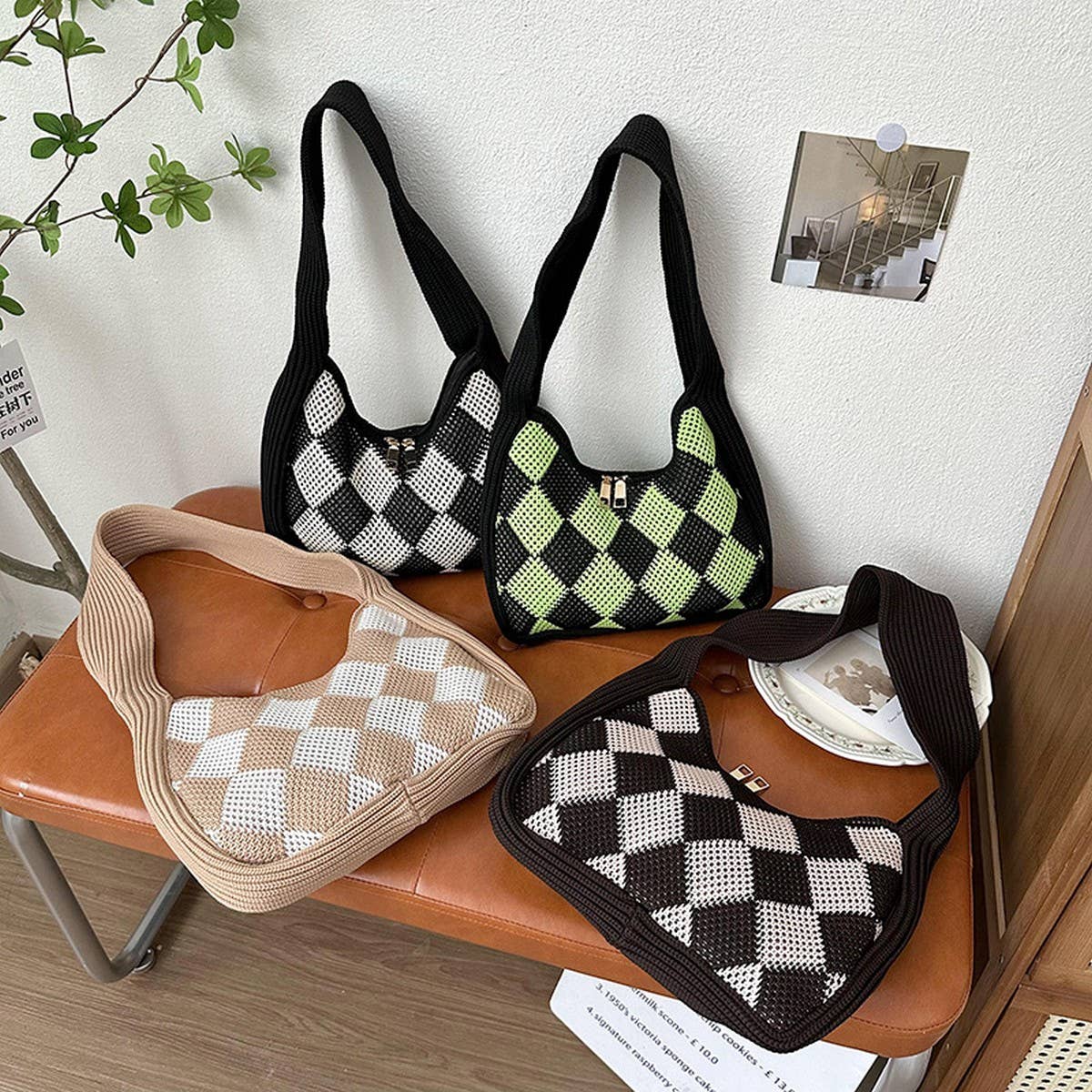 DIAMOND CHECK CONTRAST KNIT SHOULDER BAG_CWAB3068
