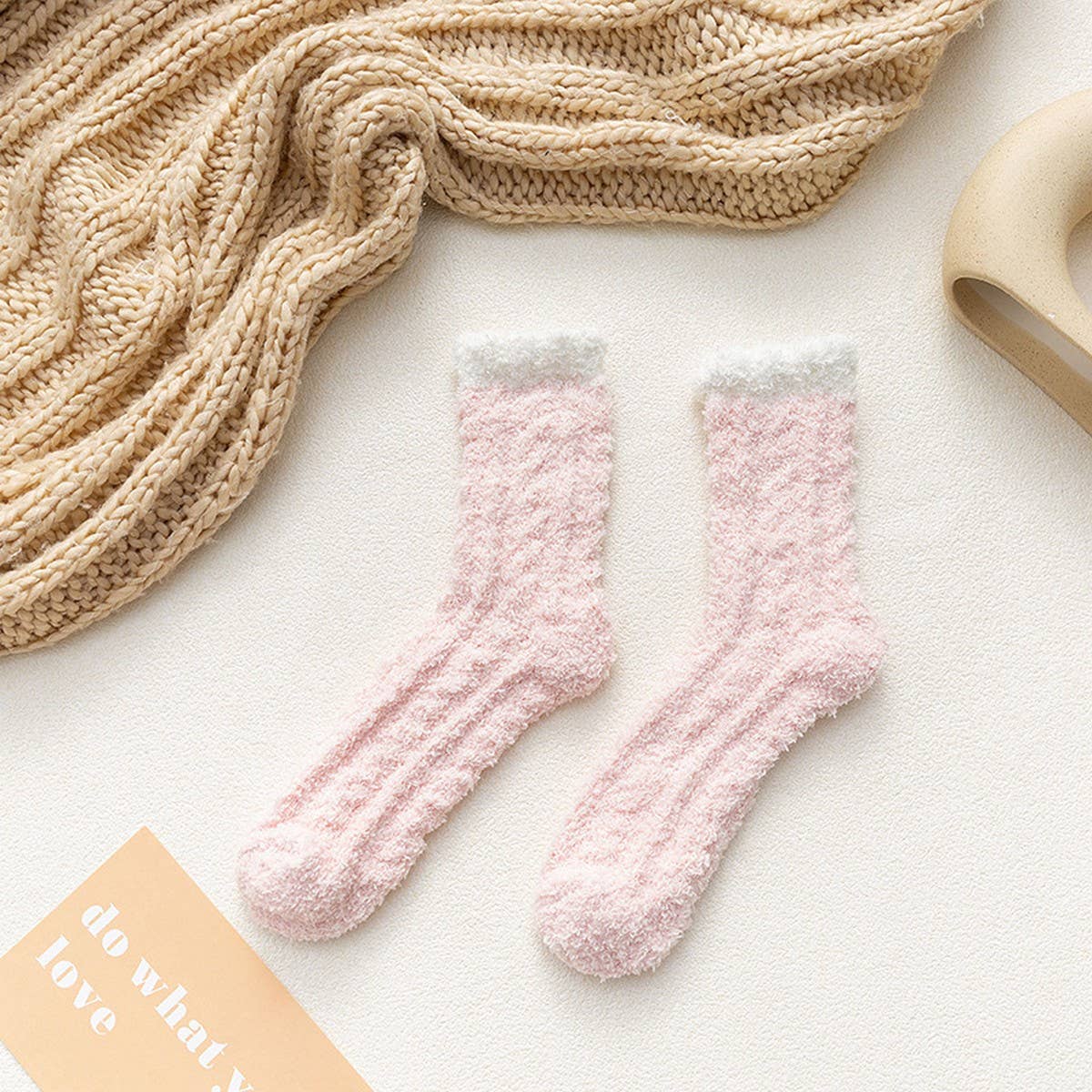 NON-SHEDDING THICK SOLID COLOR MID-TUBE SOCKS_CWMS0972