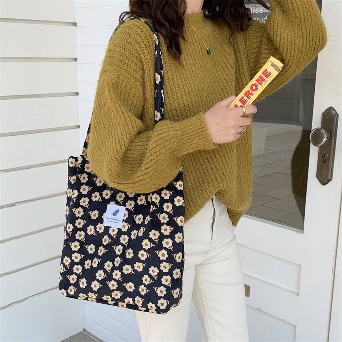 CWAB3899_CORDUROY SNAP-BUTTON LARGE-CAPACITY SHOULDER BAG