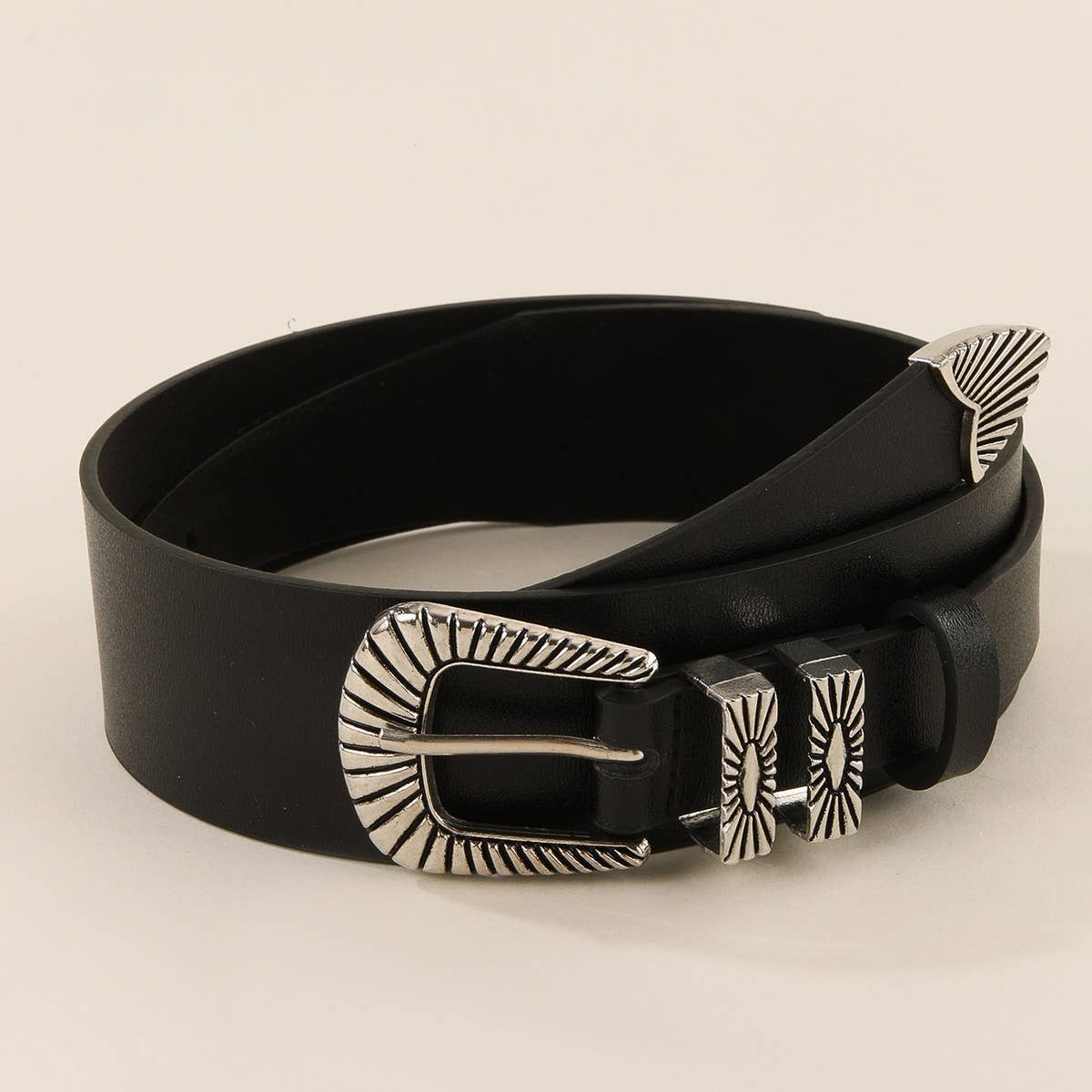 TRIANGLE METAL BUCKLE DECORATIVE BELT