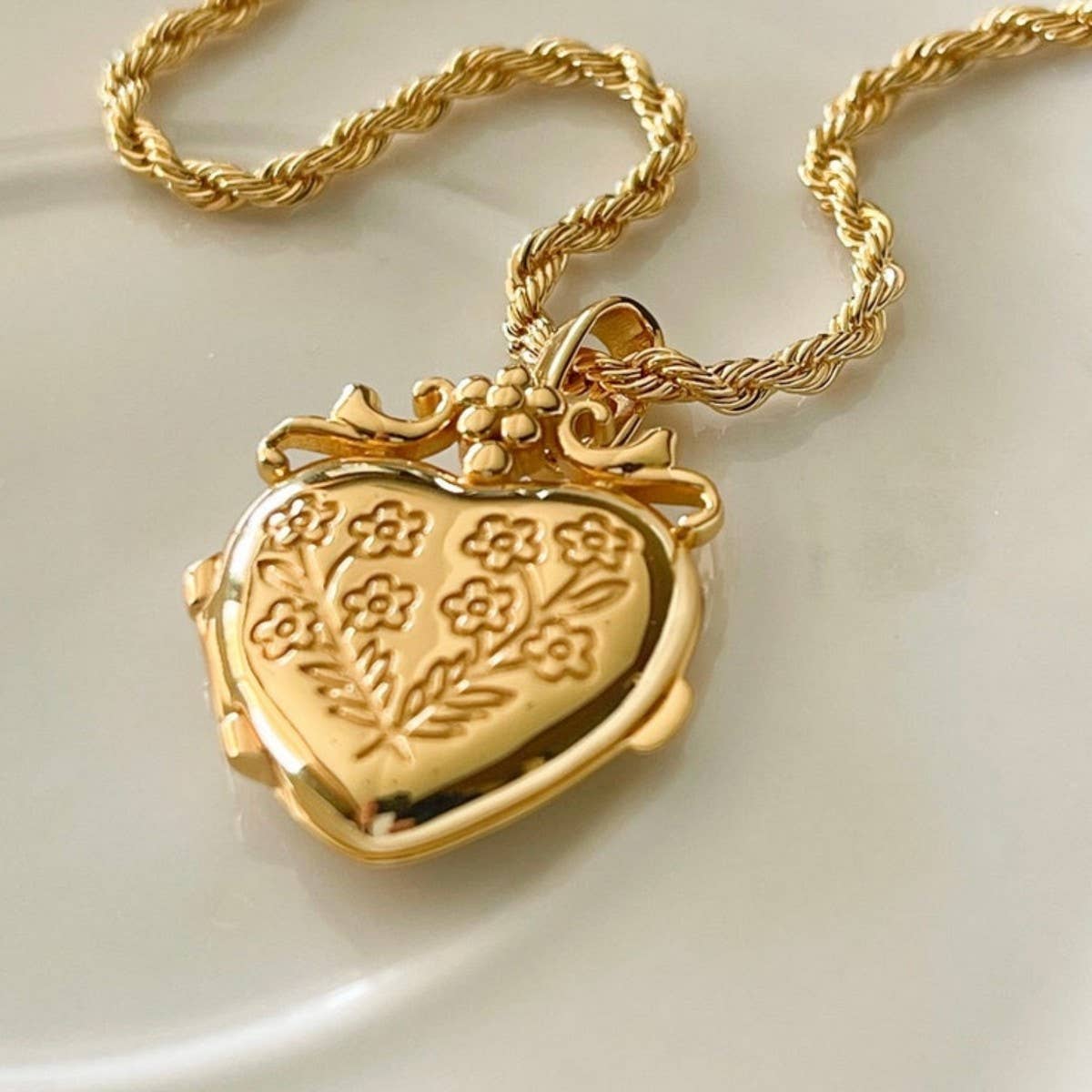 Heart Flower Album Pendant Necklace