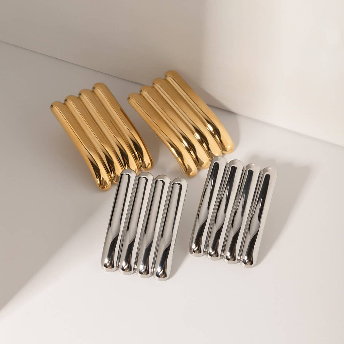 SIMPLE PERSONALITY HIGH-END 18K GOLD EARRINGS_CWMM2351
