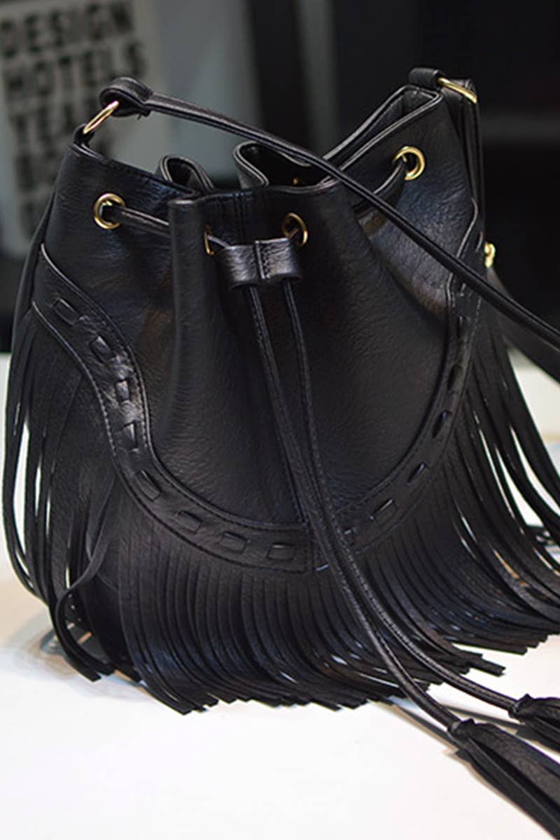 CWAB1570_Leisure drawstring tassel bucket shoulder bag