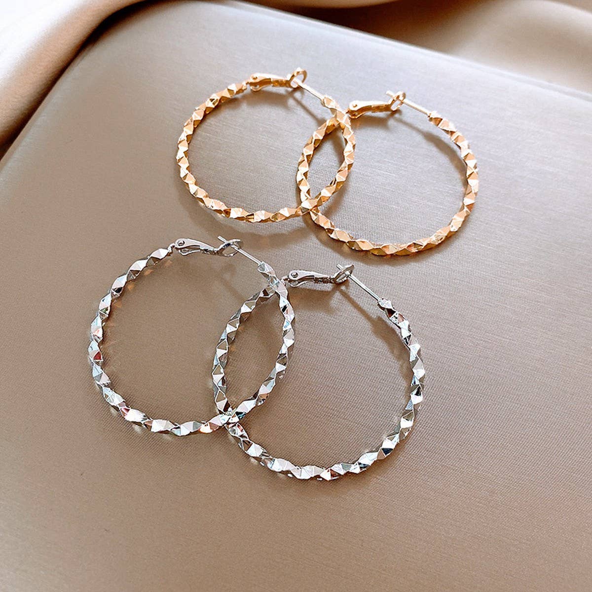 IRREGULAR ROUND PERSONALITY FASHION EARRINGS