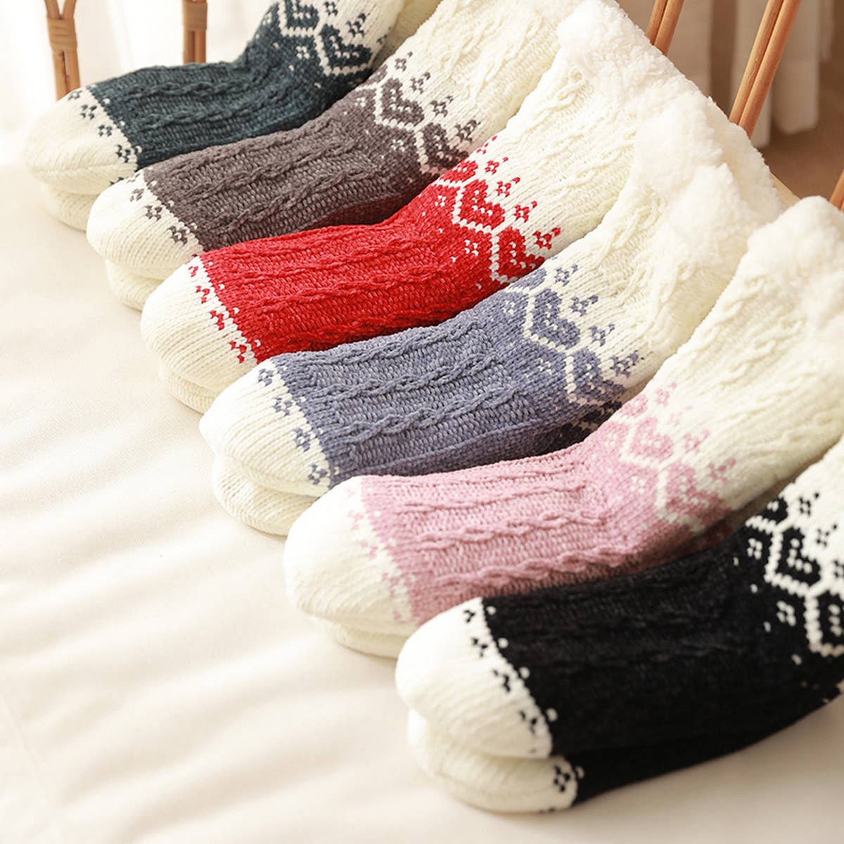 HOME CHRISTMAS WARM PLUSH INDOOR SLIPPERS