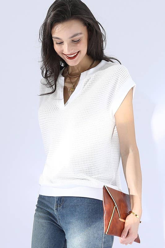 CWTTS686_OPEN V NECK SHORT SLEEVELESS WAFFLE KNIT TOP