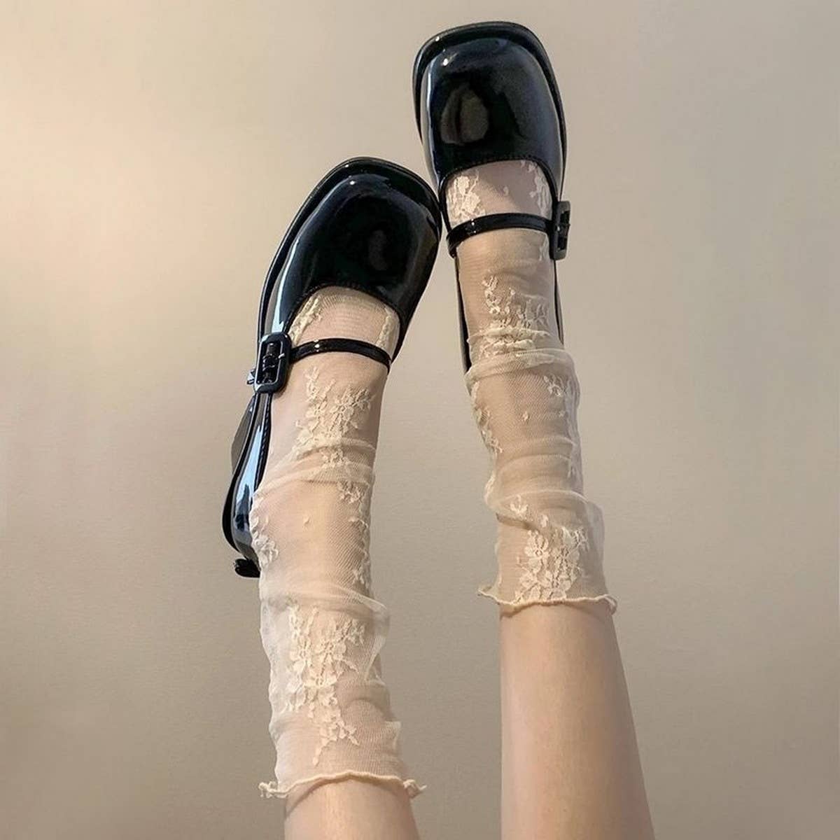 MESH ULTRA THIN MEDIUM LENGTH LACE STOCKINGS
