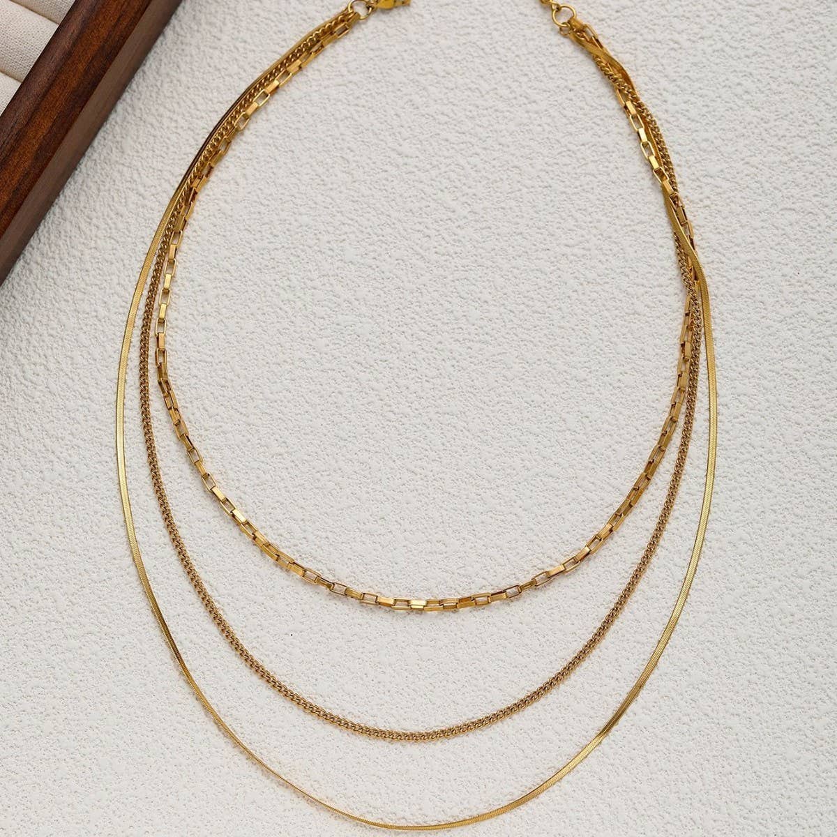 FASHIONABLE 18K GOLD PLATED THREE-LAYER NECKLACE_CWMM3629