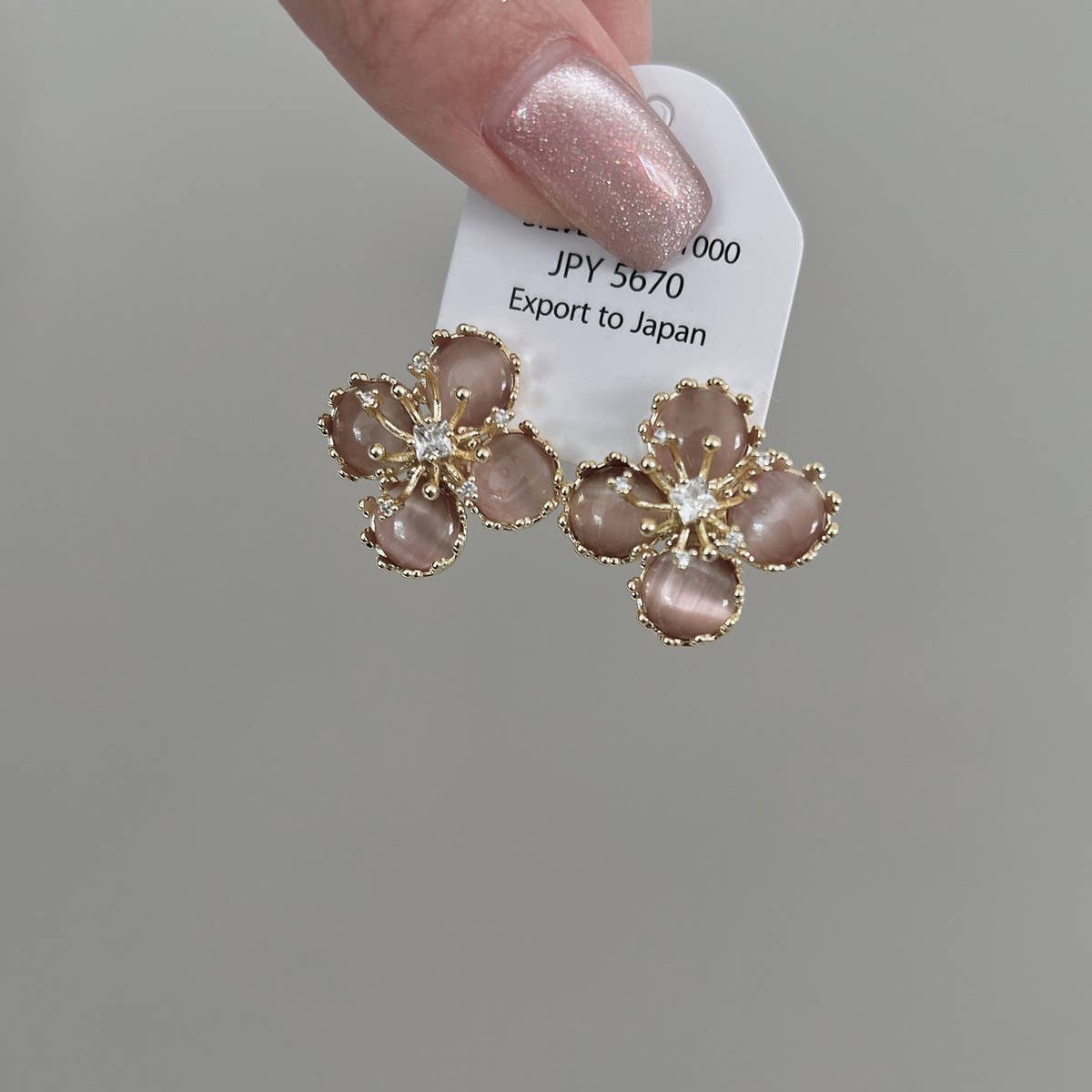 CAT'S EYE STONE FLOWER EARRINGS_CWAJE1284