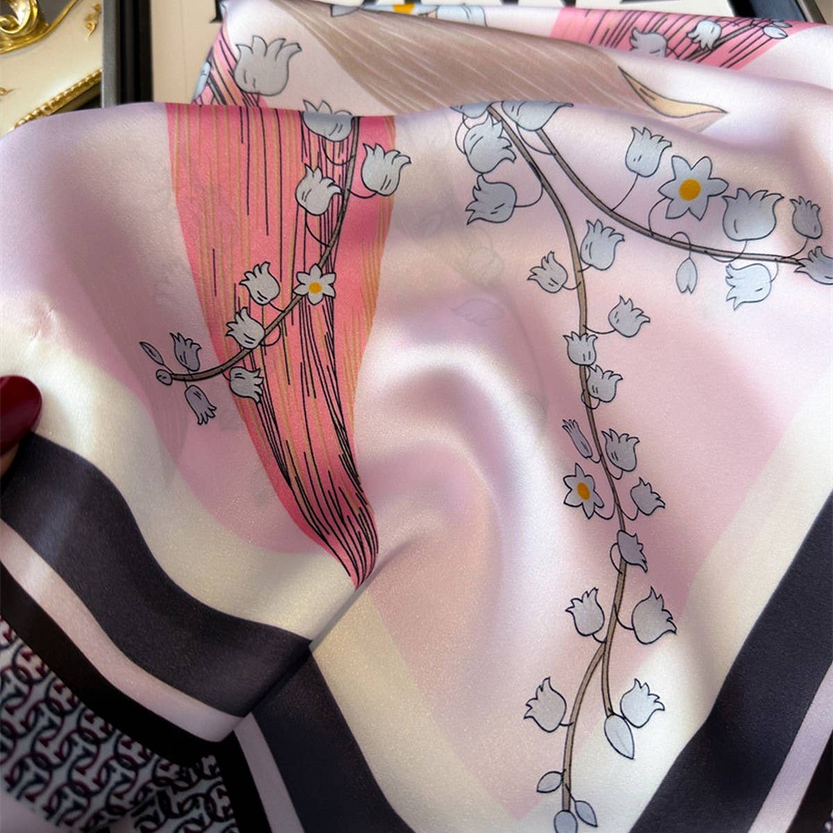 2024 NEW ARTISTIC PRINTED SMALL SQUARE SCARF_CWASC1431