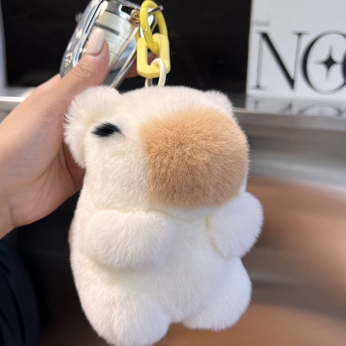 CUTE CAPYBARA PLUSH DOLL CAR KEYCHAIN PENDANT