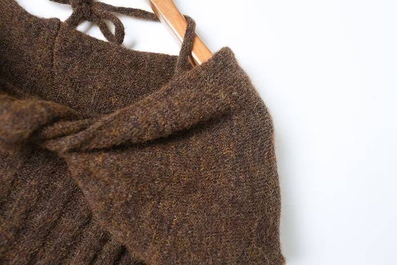 DESIGN ONE-LINE SHOULDER TWIST HALTER KNITWEAR