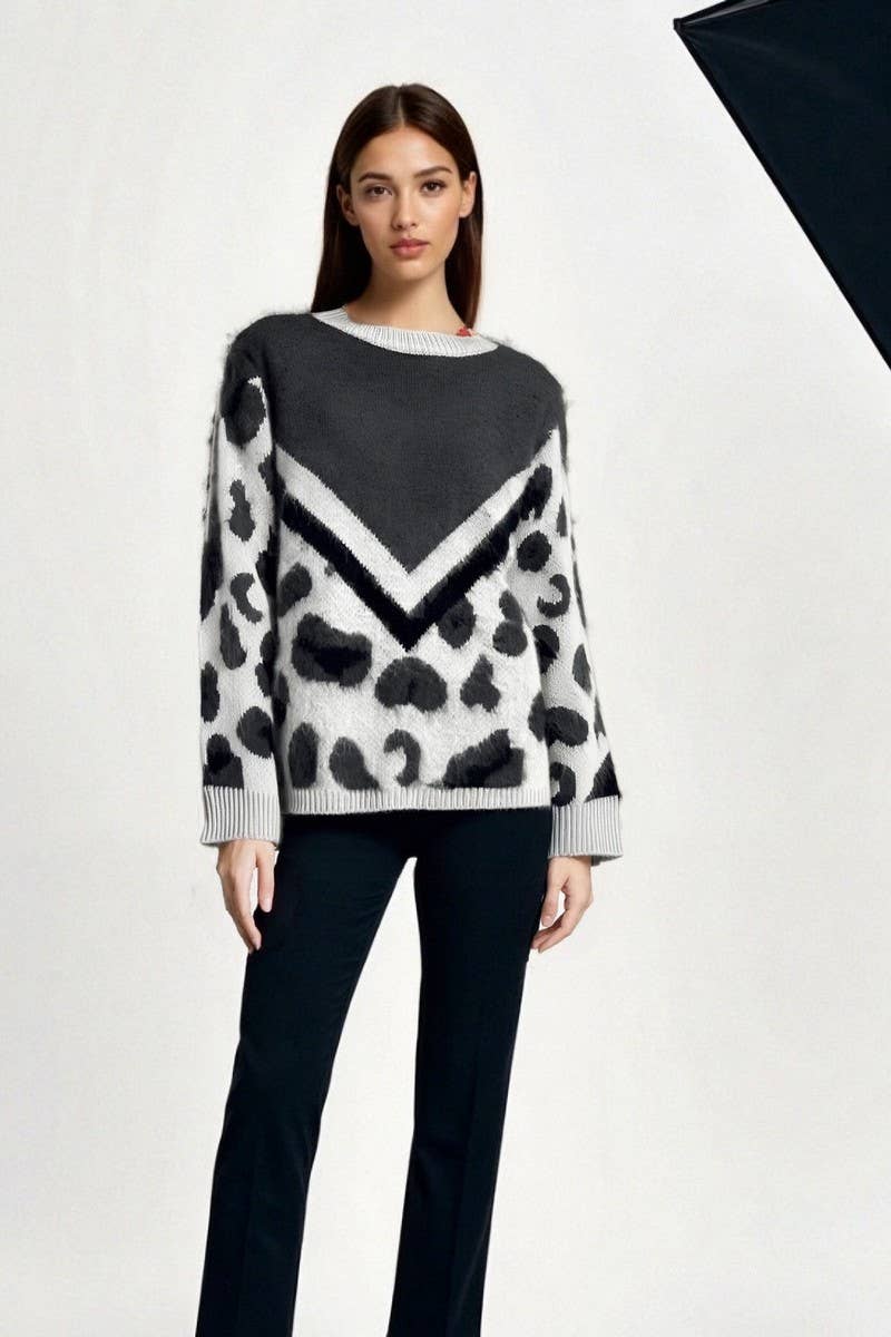 CWOSWL6953_FUZZY LEOPARD PRINT KNIT PULLOVER SWEATER