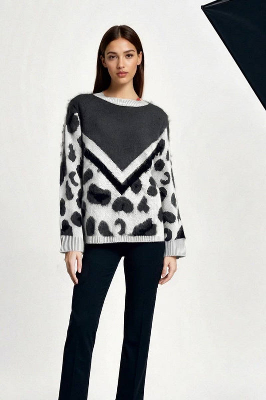 CWOSWL6953_FUZZY LEOPARD PRINT KNIT PULLOVER SWEATER