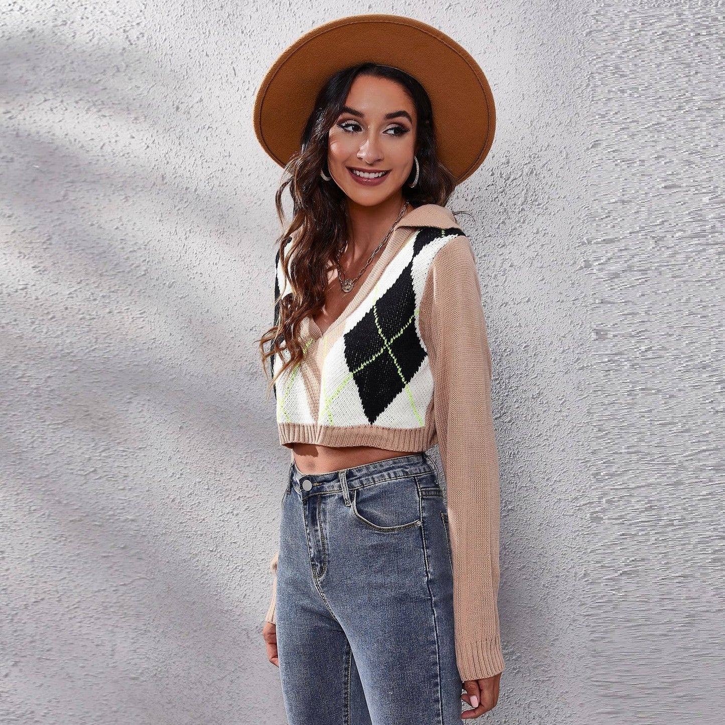 Color matching doll collar short knit sweater