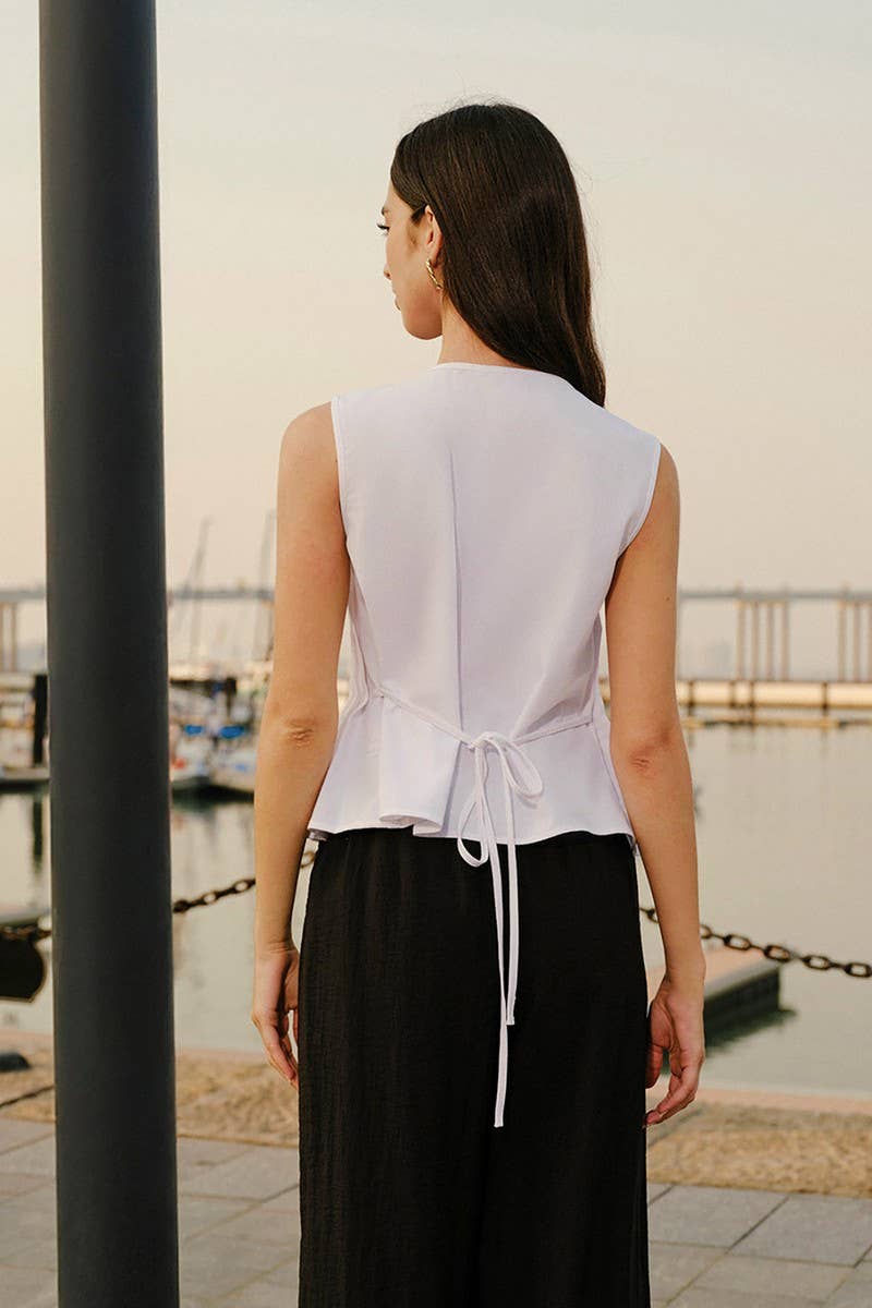 CWTBLSL0999_TEXTURED PLEATED SLEEVELESS FRENCH STYLE TOP