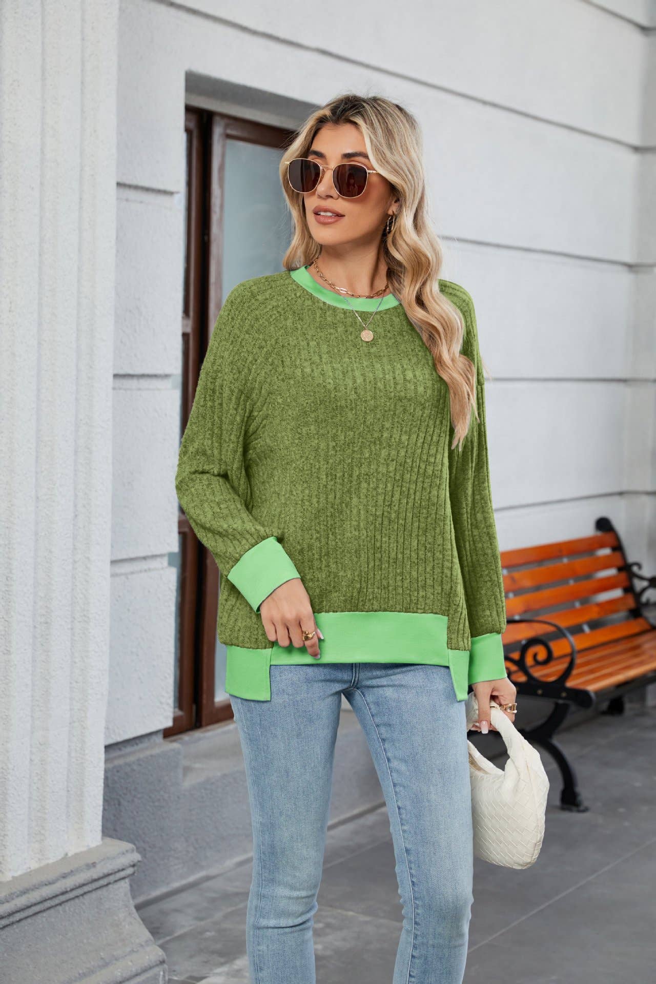 Fashionable color-blocked loose knitted top