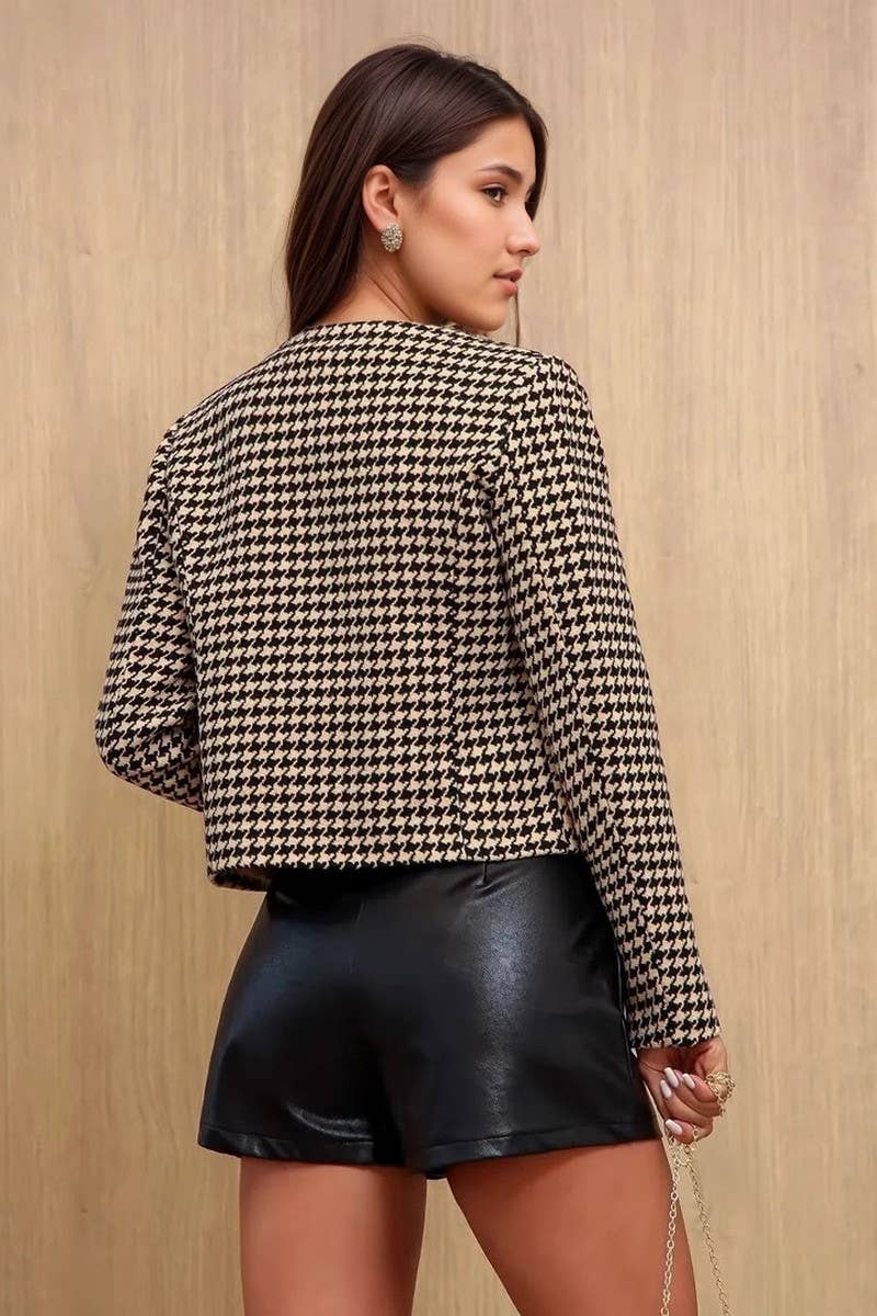 CWOCO1279_CREW NECK BLACK AND WHITE HOUNDSTOOTH TWEED COATS
