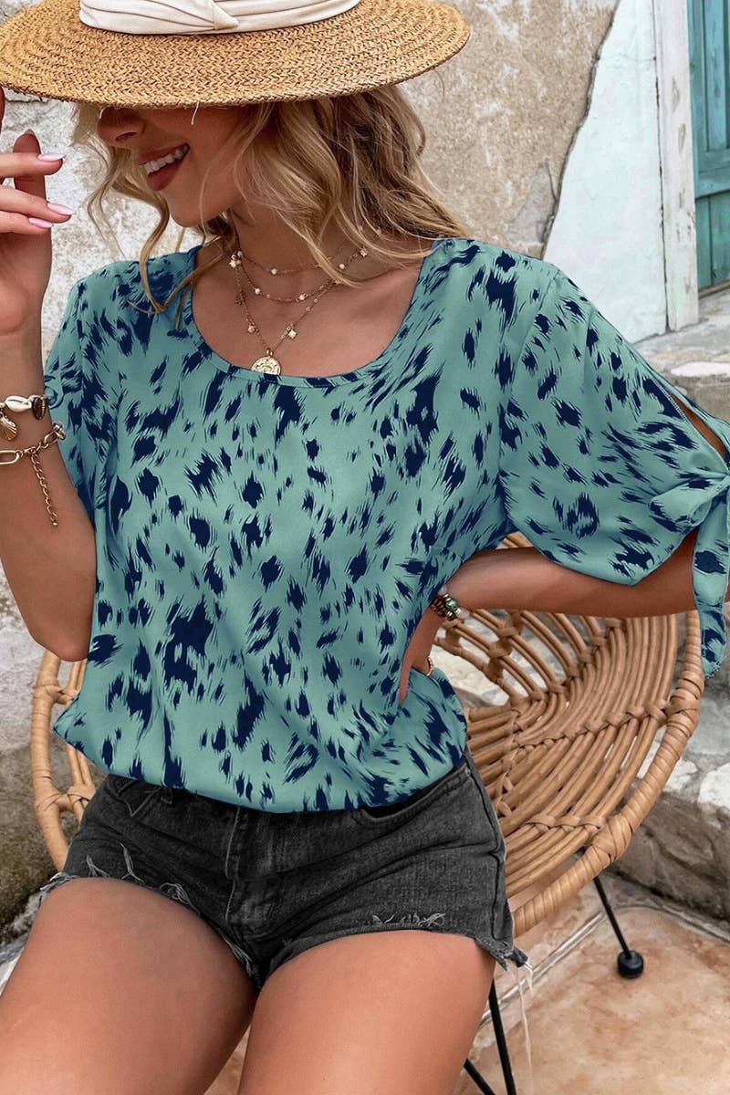 CWTBLS0663_TIGER-PRINT SHORT-SLEEVED SHIRT WITH TIE UP