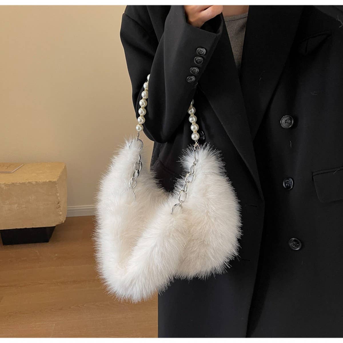 Fluffy Pearl Chain Handbag Women Shoulder Bag_CUAB00579