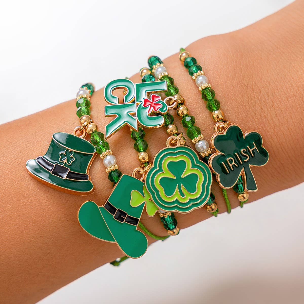 MULTI-LEAF CLOVER LETTER SIMPLE BEADED BRACELET