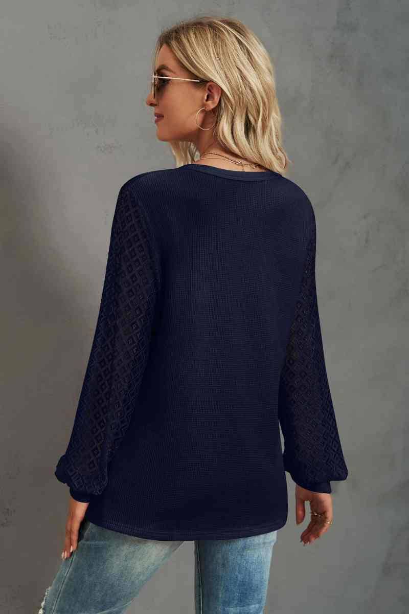 CWTBLL2846_V-NECK BUTTON-LACE PATCHWORK LONG-SLEEVED TOP