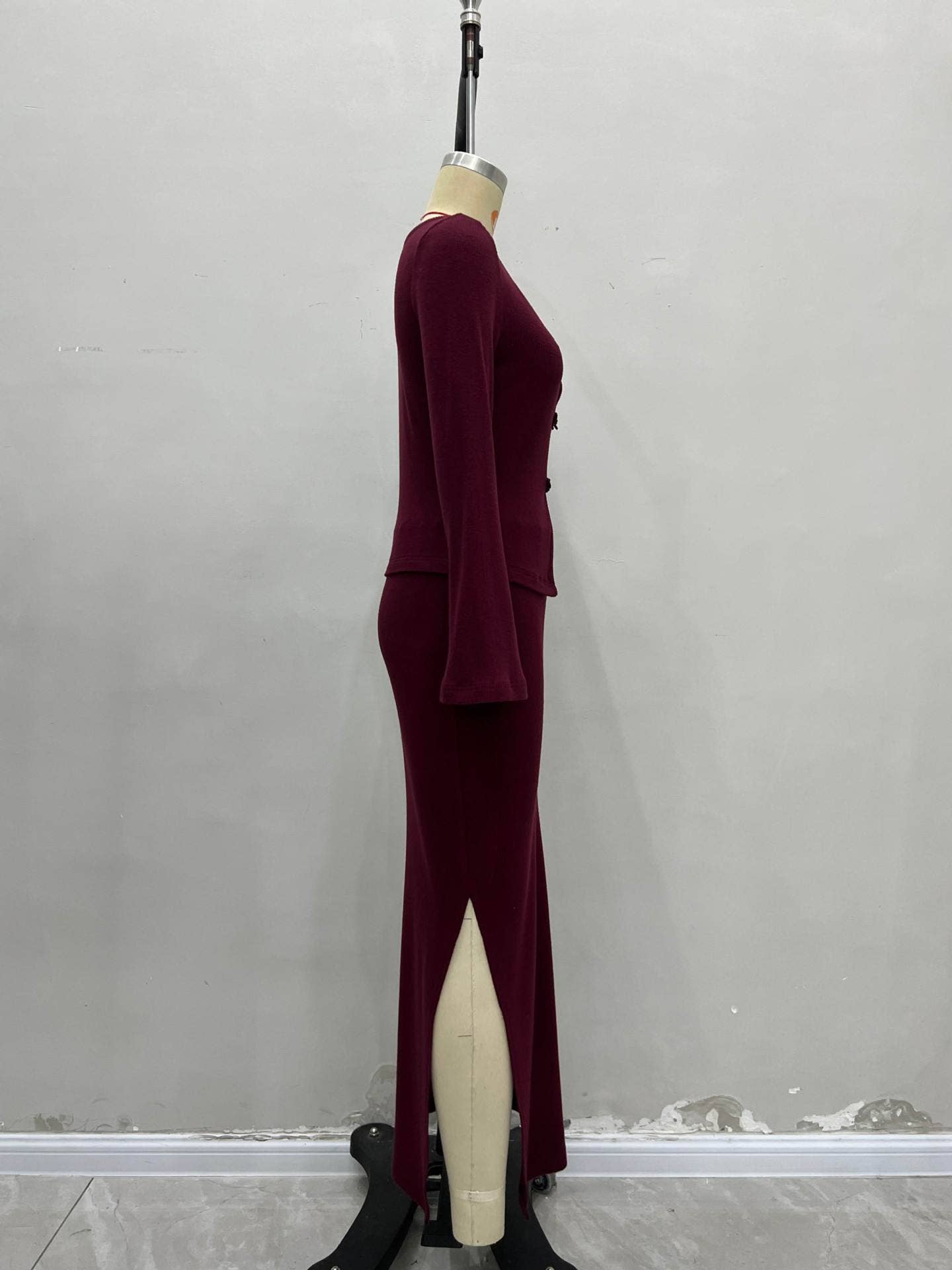 Button-down blouse and hip skirt set