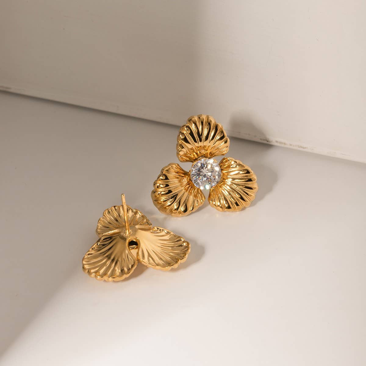 STAINLESS STEEL THREE-PETAL FLOWER EARRINGS_CWASC1680