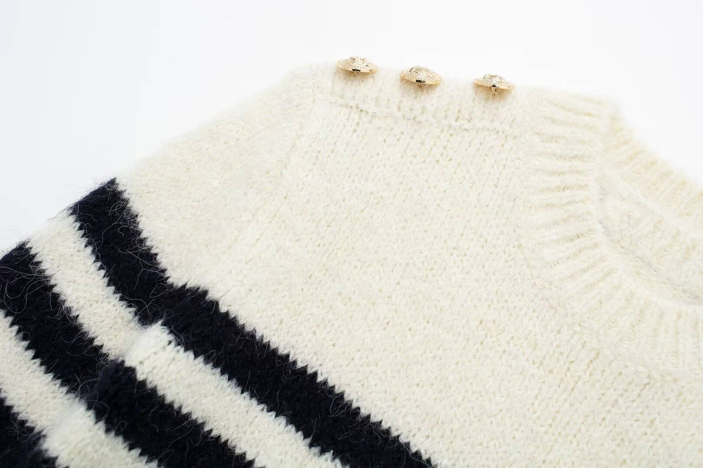 BUTTON TEMPERAMENT STRIPED CREW NECK SWEATER