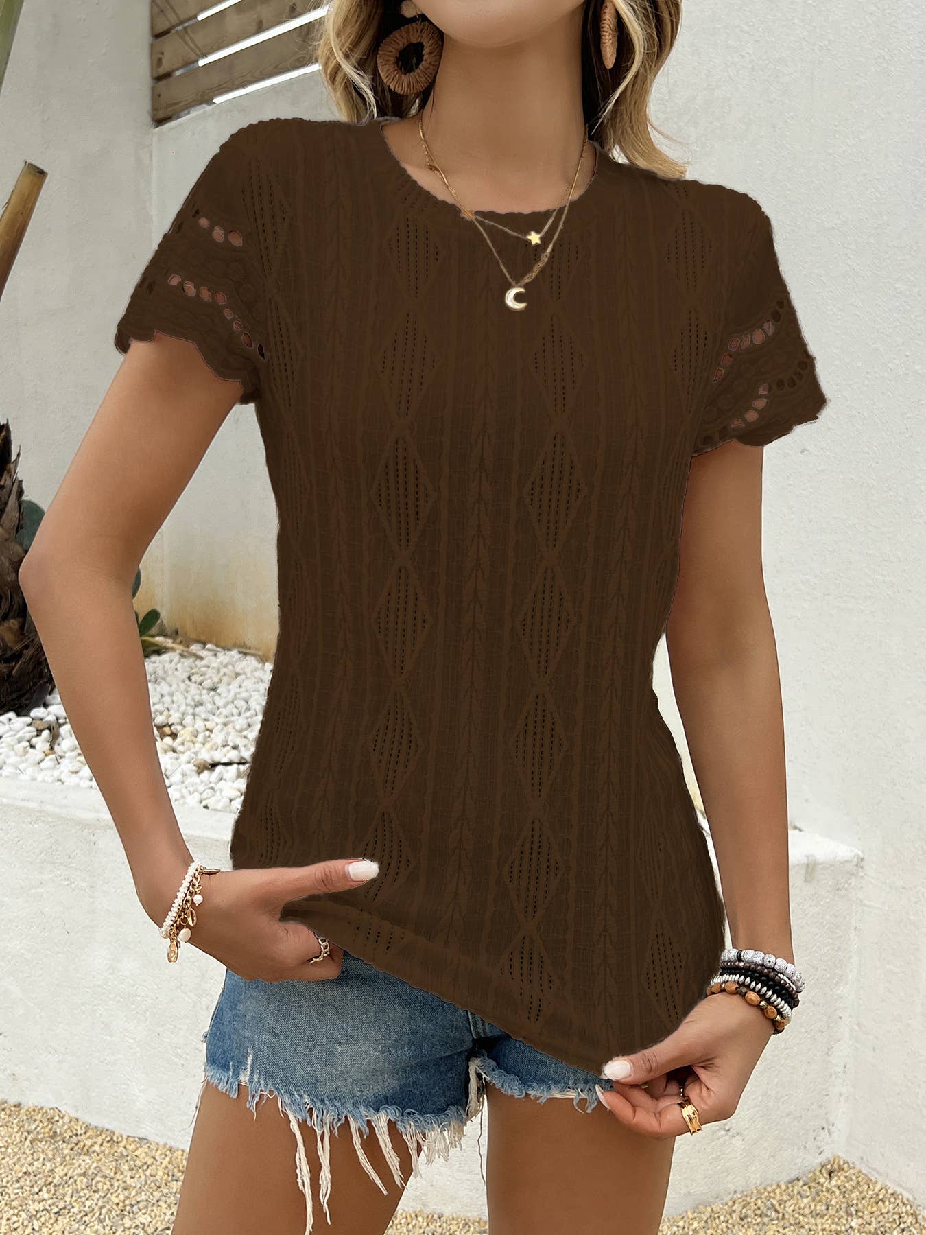 Fashionable round-neck hollowed-out T-shirt