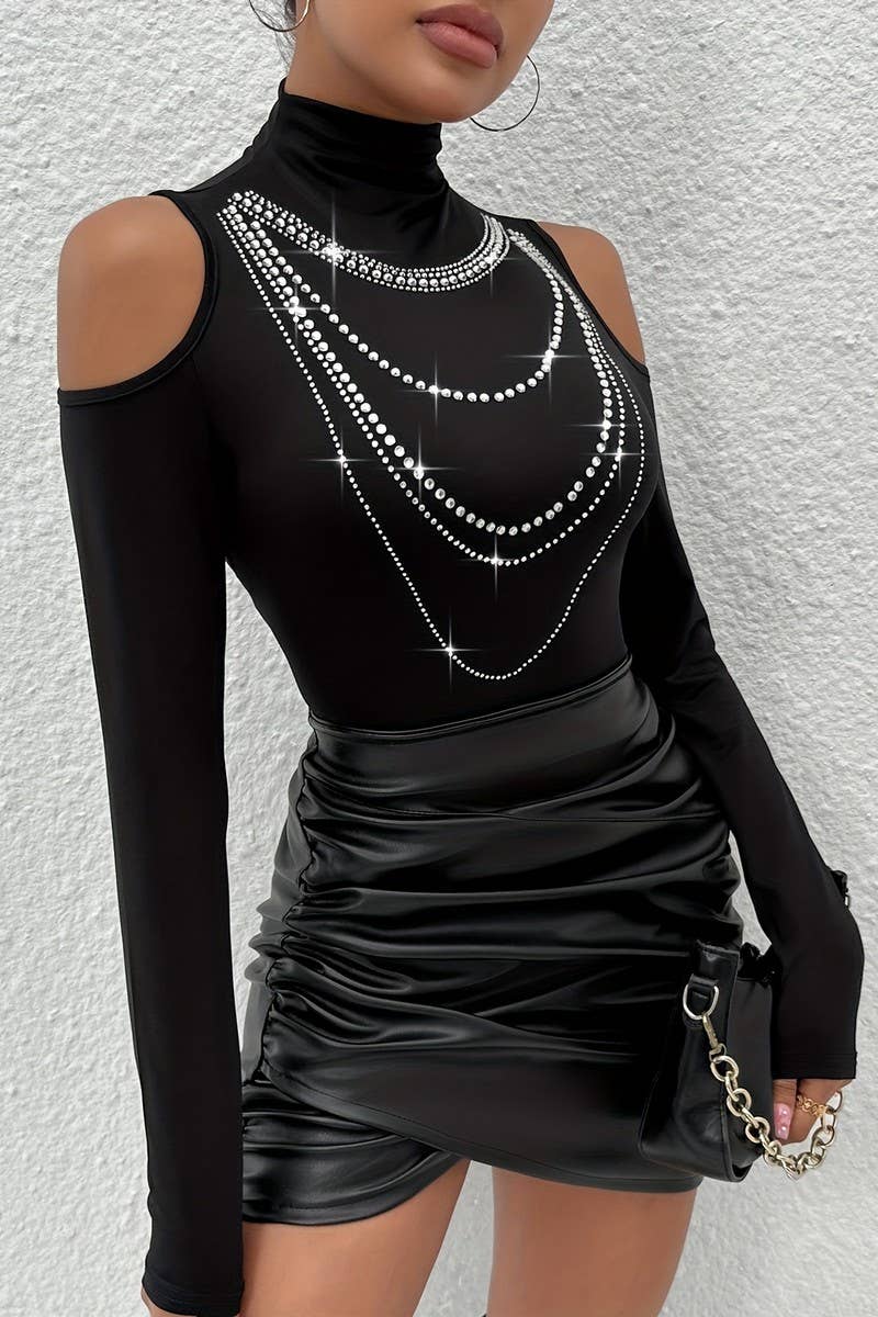 CWTBLL3517_HEAVY-DUTY RHINESTONE HIGH-NECK OFF-SHOULDER TOP