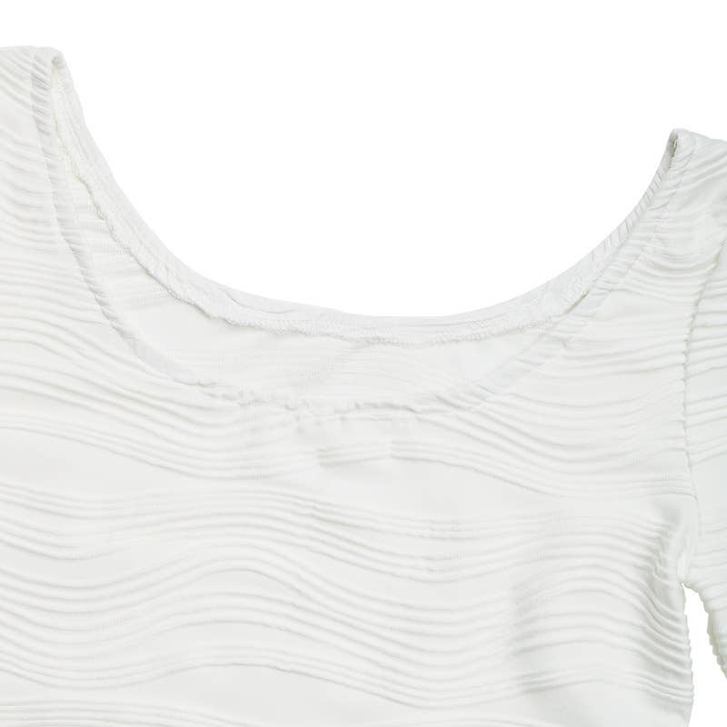 Curved-striped textured round-neck T-shirt